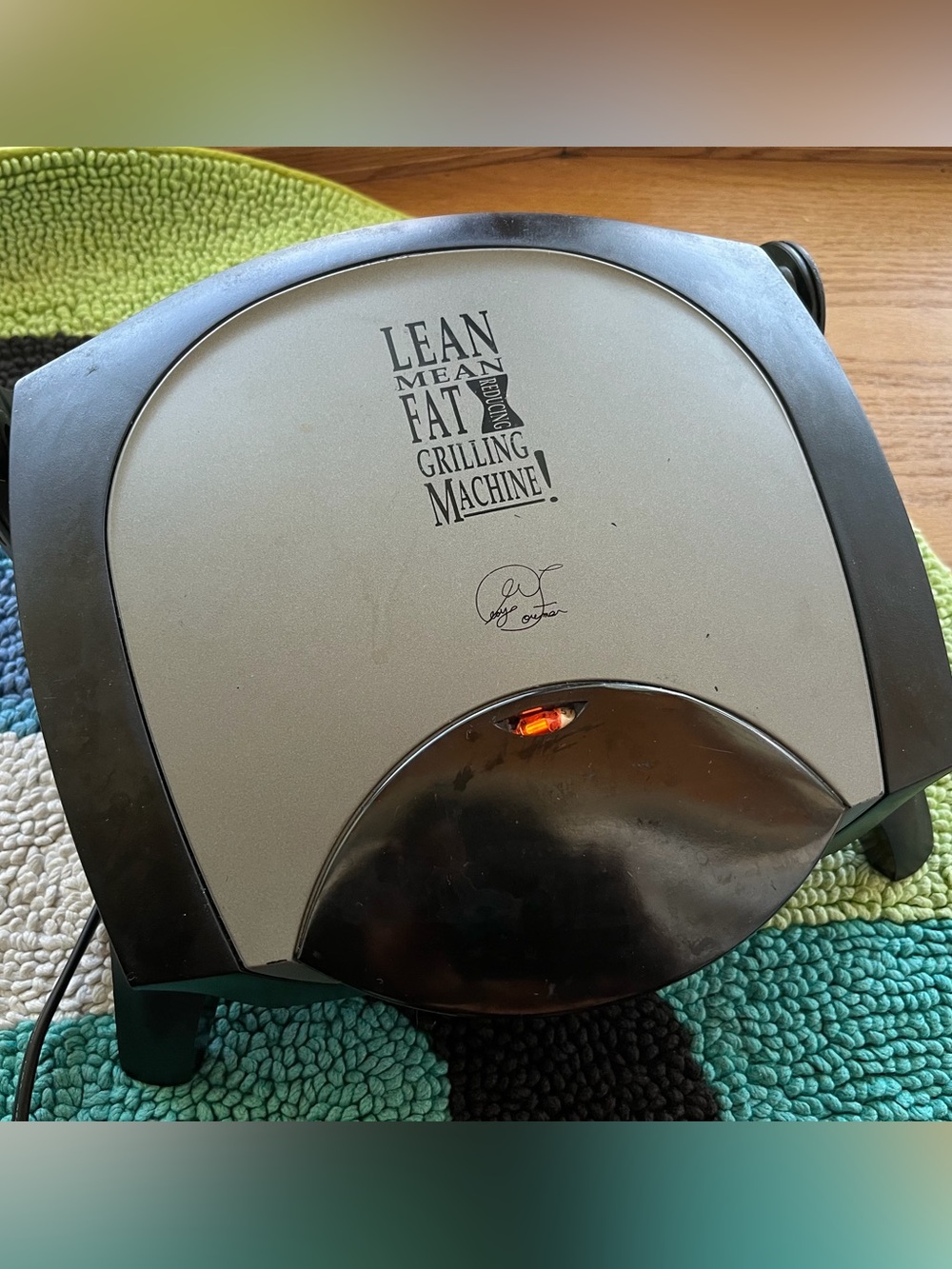 George Foreman Lean Mean Fat Reducing Grilling Machine Model GR14.  George Forem